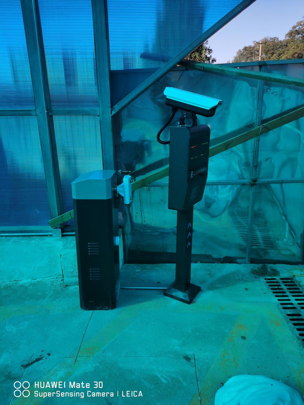 号牌识别道闸(图4) 号牌识别道闸(图4)