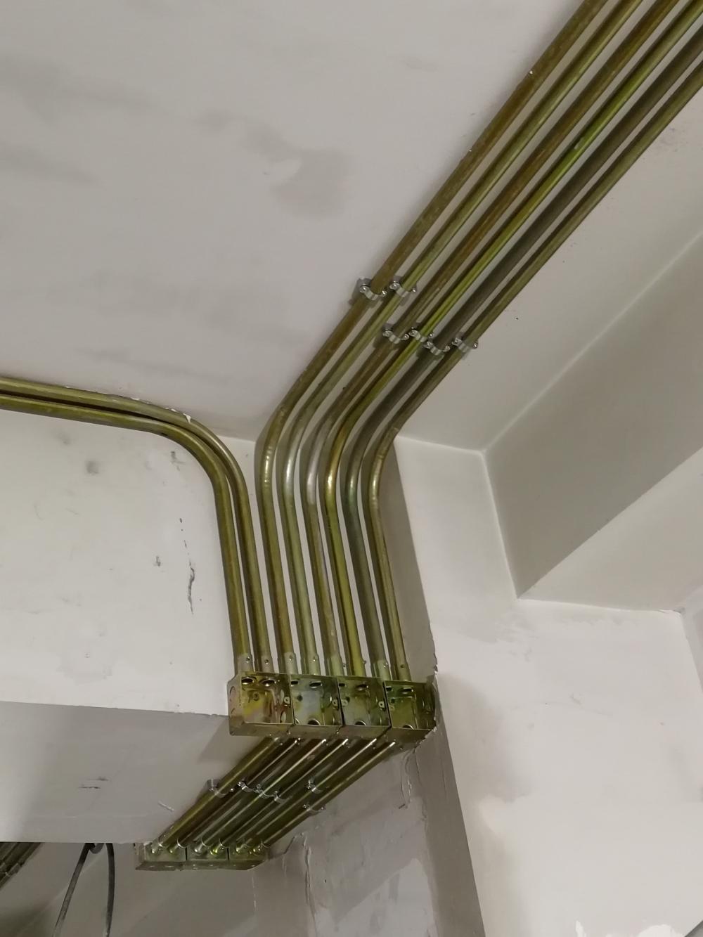 综合布线系统安装、机柜、配线架、网线、交换机、路由器、无线AP等(图7) 综合布线系统安装、机柜、配线架、网线、交换机、路由器、无线AP等(图7)